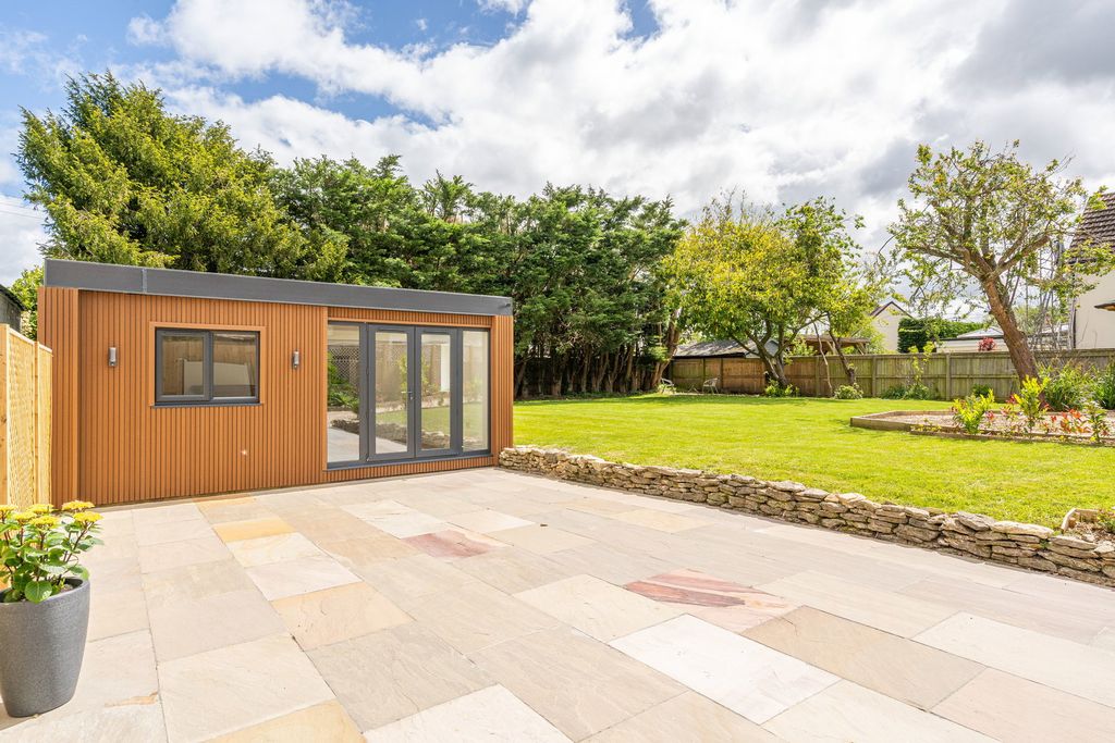 Property photo 2 of 19