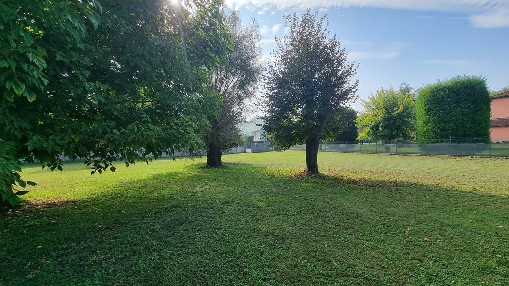 Property photo 3 of 32