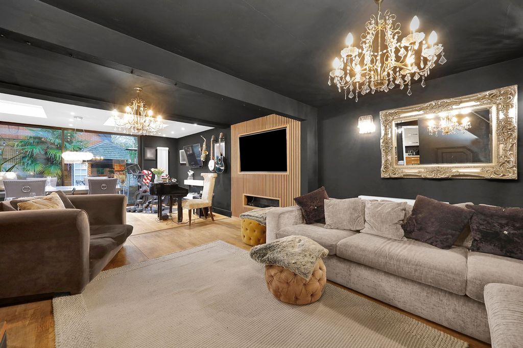 Property photo 3 of 24