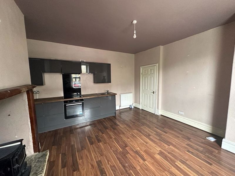 Property photo 3 of 11 Photo 2