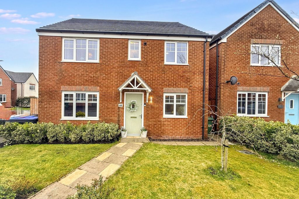 Property photo 1 of 18