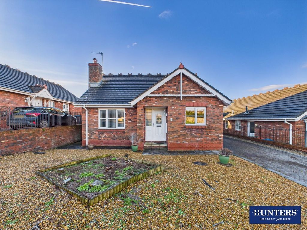 Property photo 1 of 15 Frontage