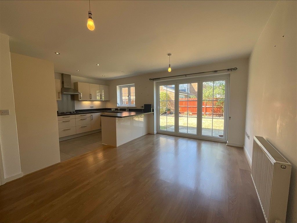 Property photo 3 of 14 Kitchen/Diner