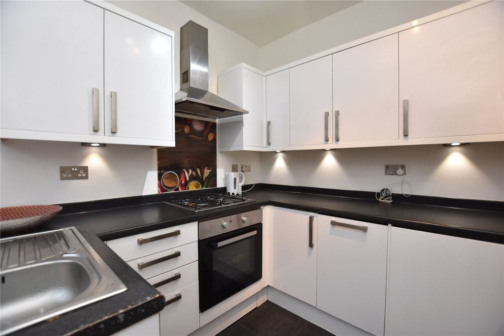 Property photo 3 of 13 Picture No. 24