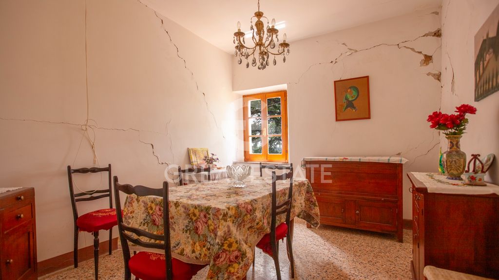 Property photo 2 of 23 Interiors