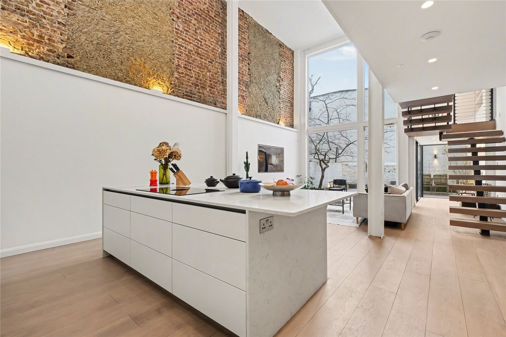 Property photo 2 of 29 Picture No. 58