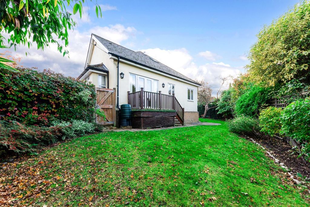 Property photo 2 of 12 The Oval (13).Jpg