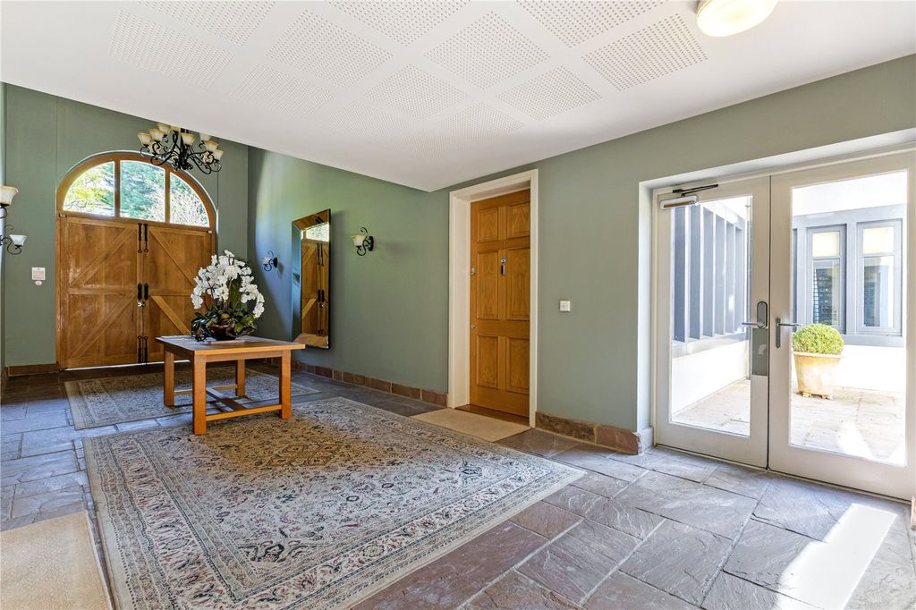 Property photo 3 of 15 Communal Hall