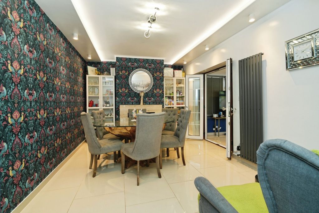 Property photo 1 of 15 Dining Room