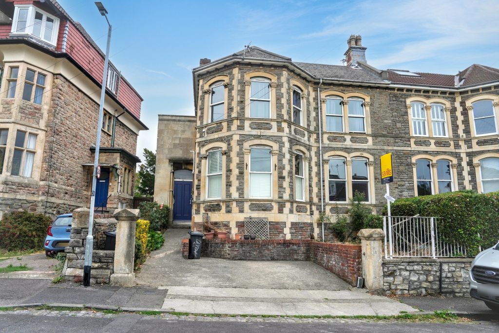 Property photo 1 of 20 Flat 2, 18 Belmont Road, St. Andrews, Bristol, Bs6 5As