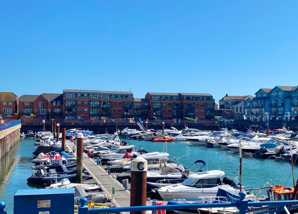 Property photo 2 of 8