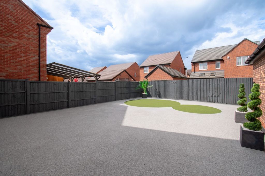 Property photo 3 of 15