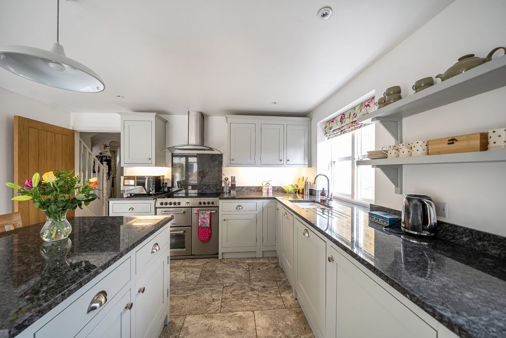 Property photo 3 of 21 1415270-8-6993427d0408F