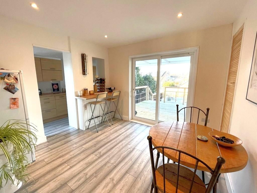 Property photo 2 of 16 Img_1989_5_Large.Jpg