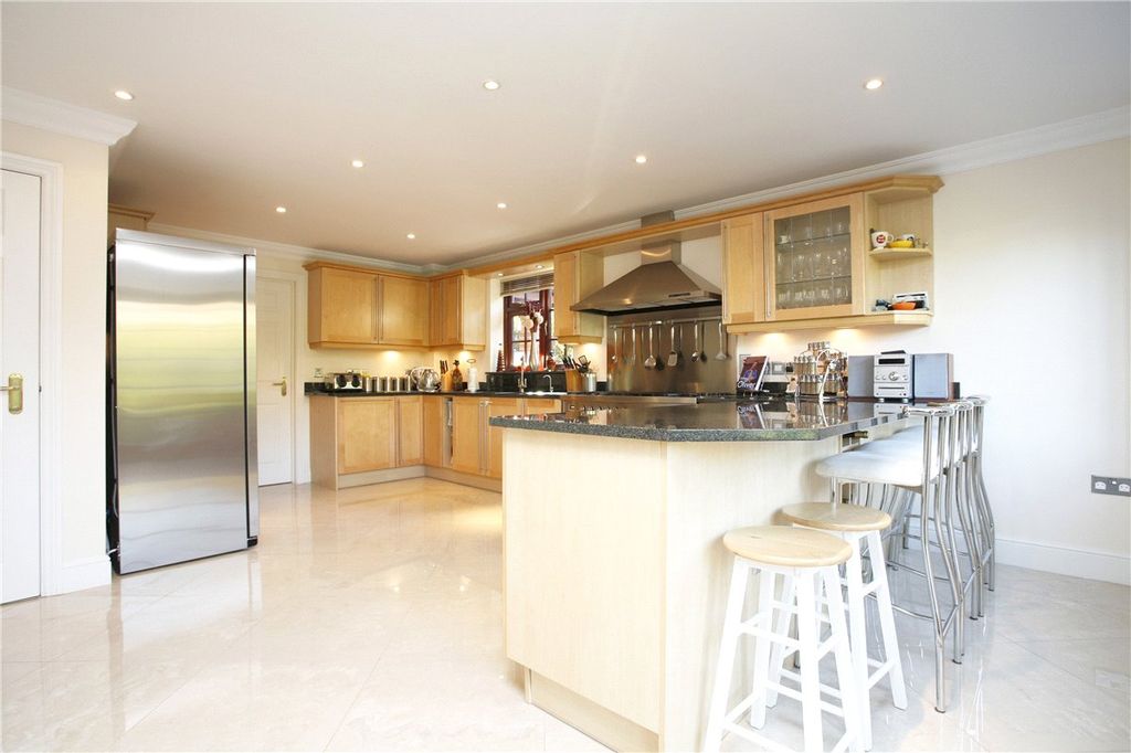 Property photo 3 of 15 Picture No. 27