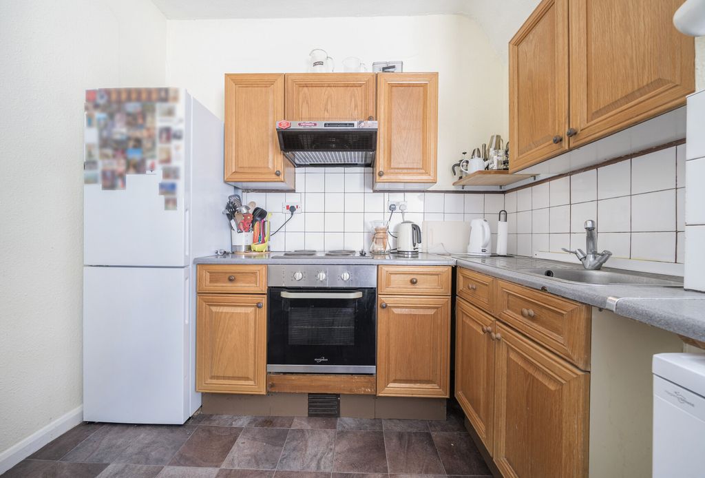Property photo 3 of 12 1306236-11-6842B8...