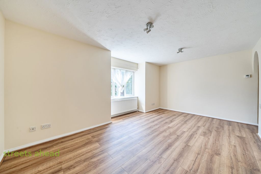 Property photo 2 of 16 0394c6B6-38c6-4Df...