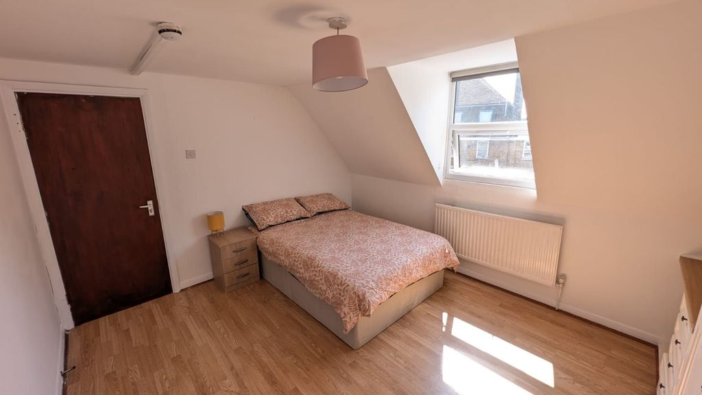 Property photo 1 of 3