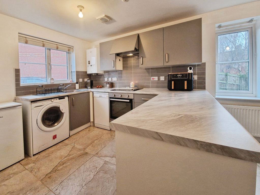 Property photo 2 of 19 34c7A190-1000084159