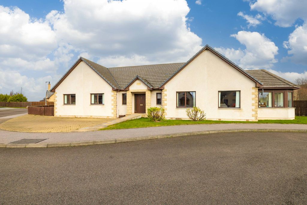 Property photo 1 of 24