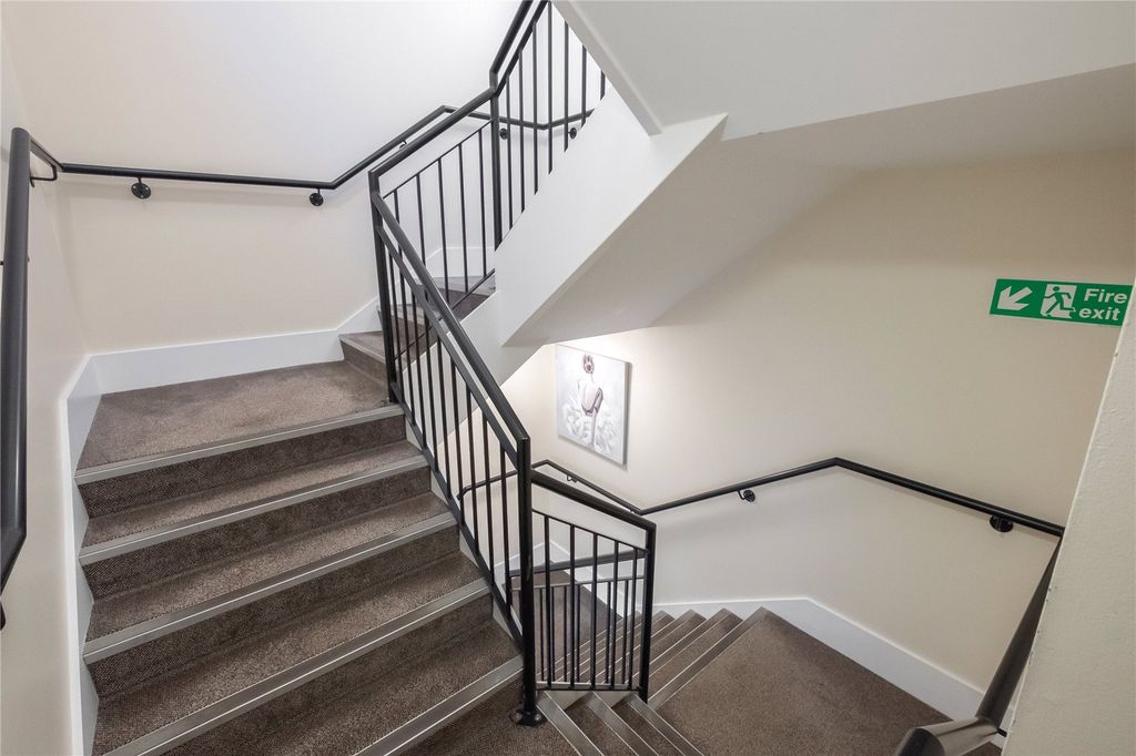 Property photo 3 of 14 Communal Hall