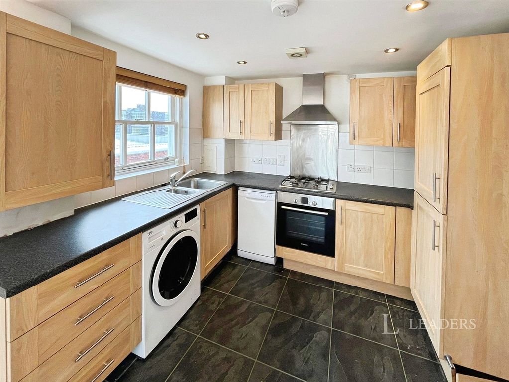 Property photo 2 of 9 Kitchen