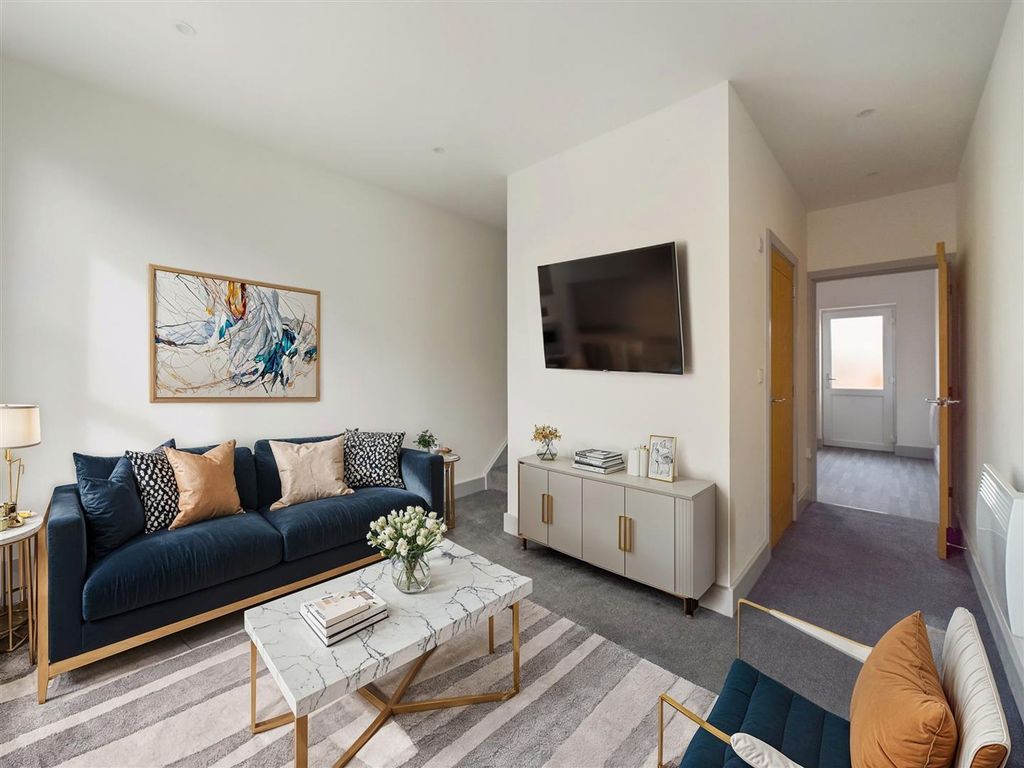 Property photo 2 of 18 Lounge (Virtually Furnished)
