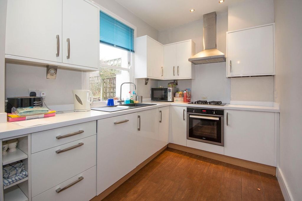 Property photo 3 of 12 Hurstbourne-Road-Marketing-(1).Jpg