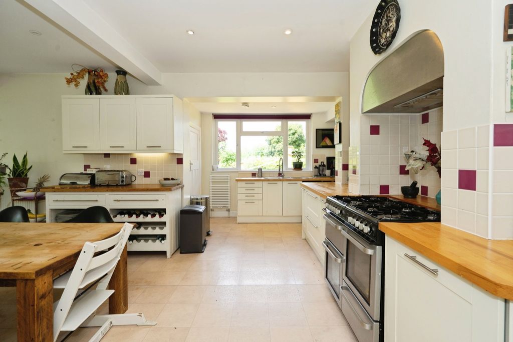 Property photo 3 of 23 Photo