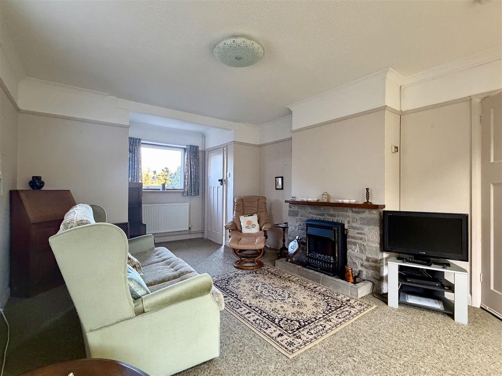 Property photo 2 of 21