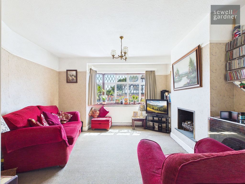 Property photo 2 of 13