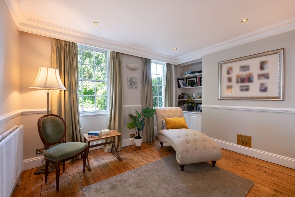 Property photo 3 of 50 5209852