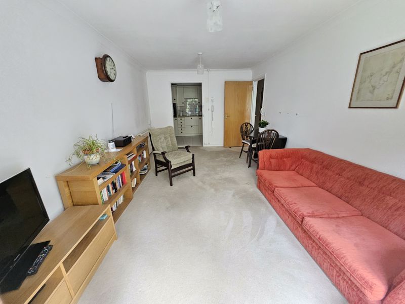 Property photo 3 of 13 Photo 6