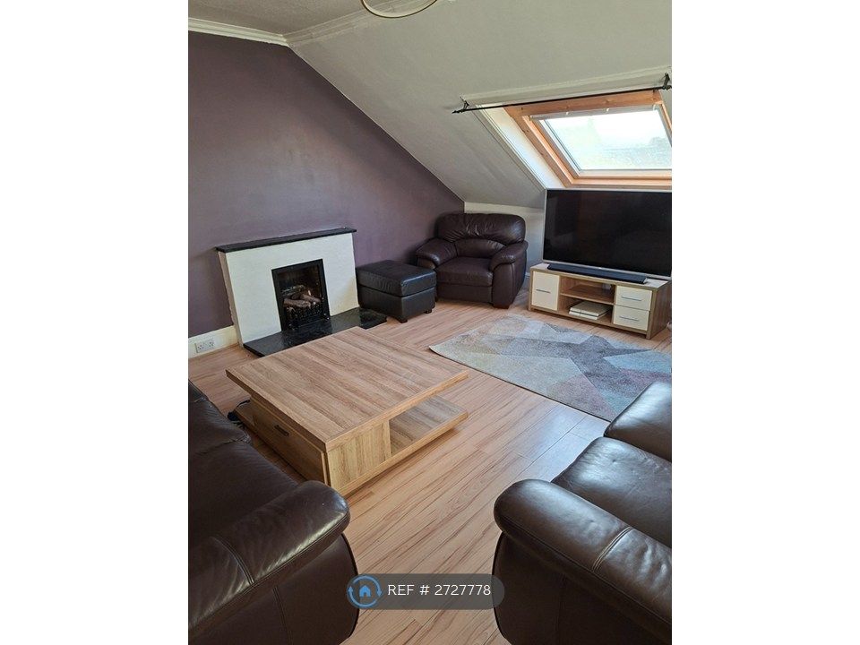 Property photo 2 of 19 Living Room