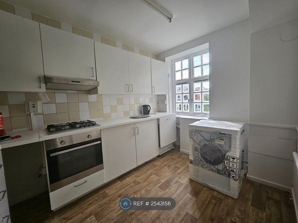Property photo 3 of 8 Kitchen