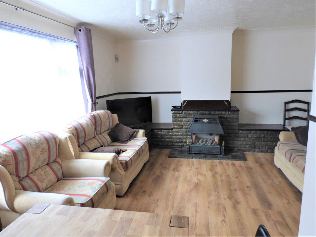Property photo 3 of 20 Lounge/Diner