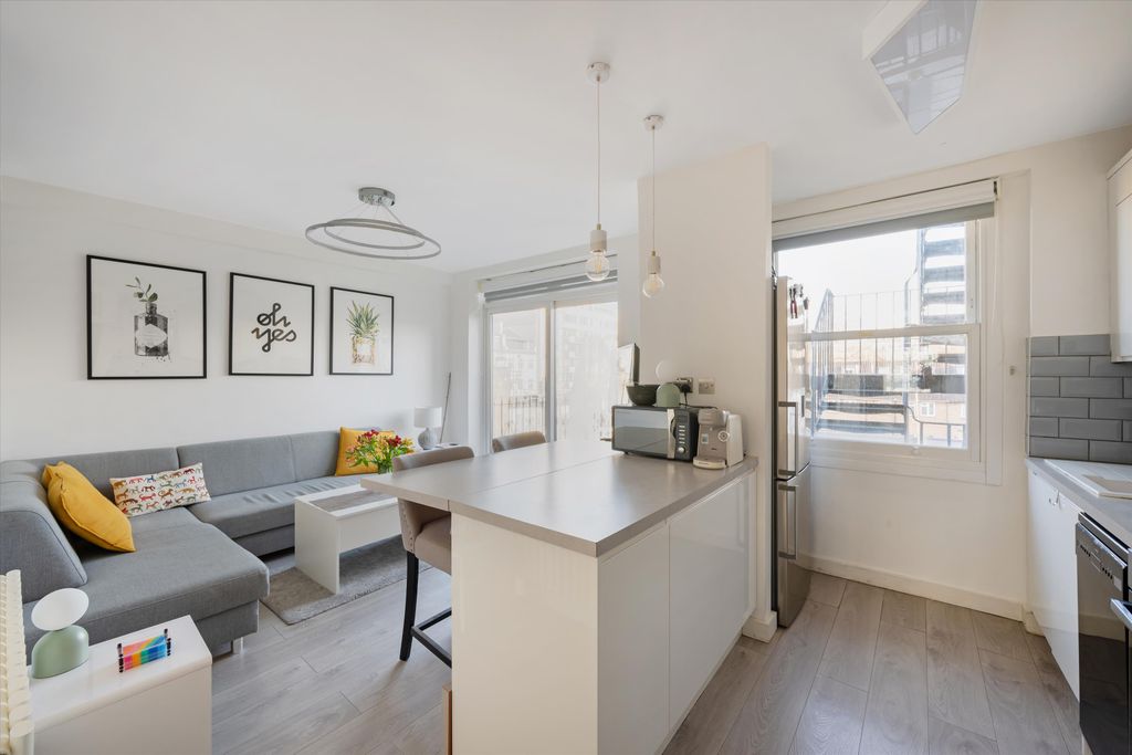 Property photo 3 of 10 Image