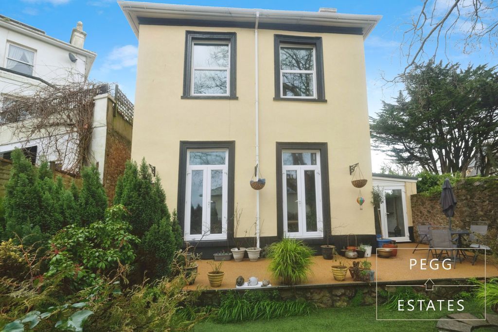 Property photo 1 of 31