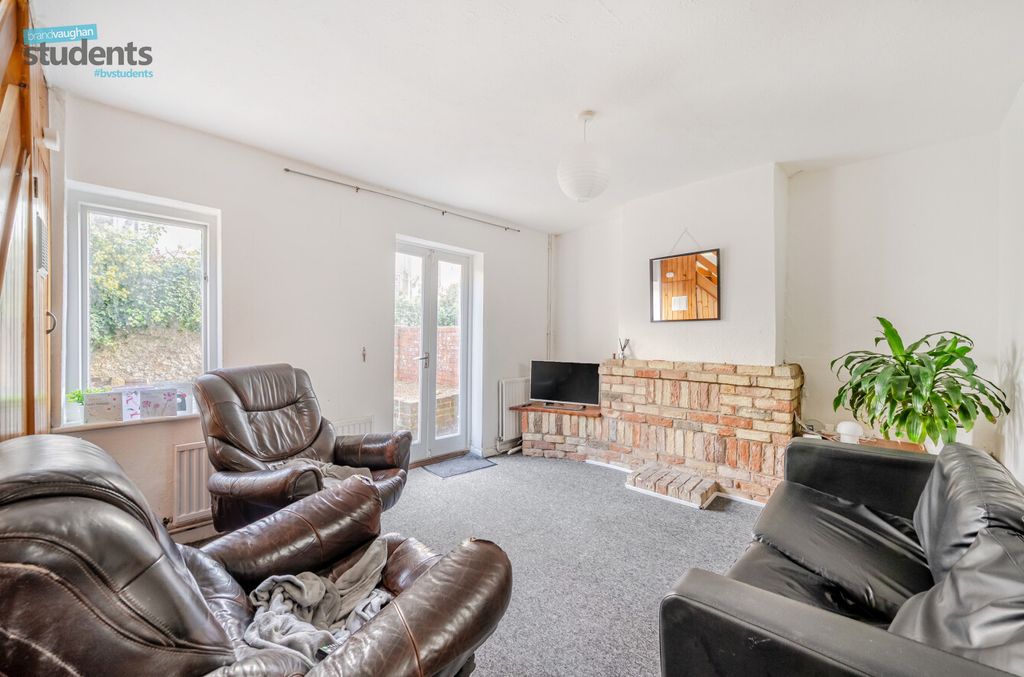 Property photo 2 of 10 B8A919Fb-029F-47d...