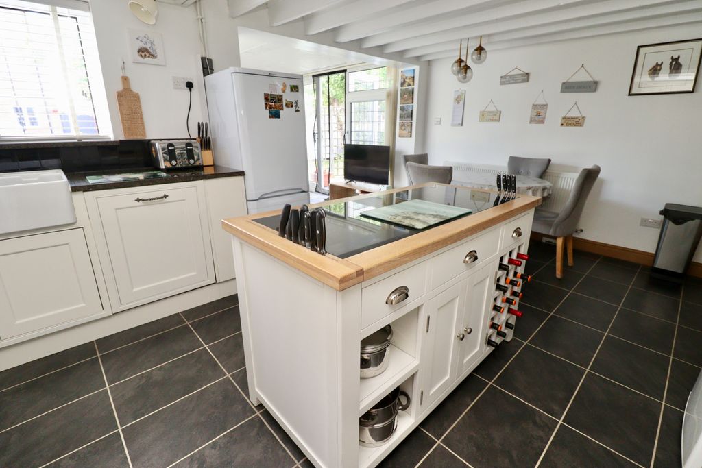 Property photo 3 of 31 Img_6864