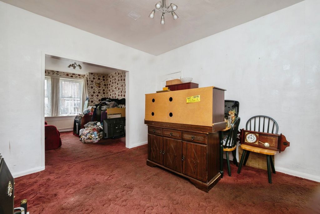 Property photo 3 of 17 Photo