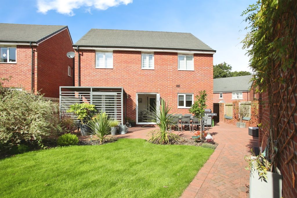 Property photo 2 of 34