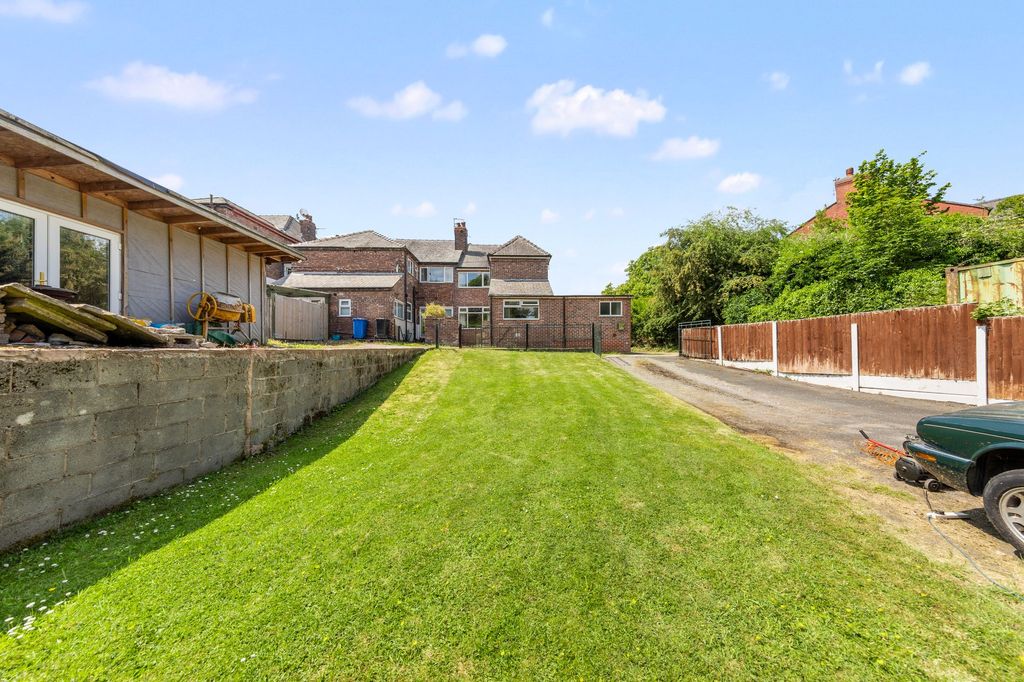 Property photo 2 of 22