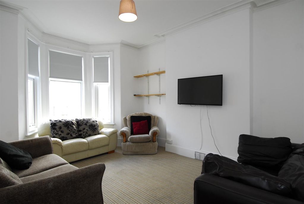 Property photo 1 of 8 15Ashfordrd001.Jpg