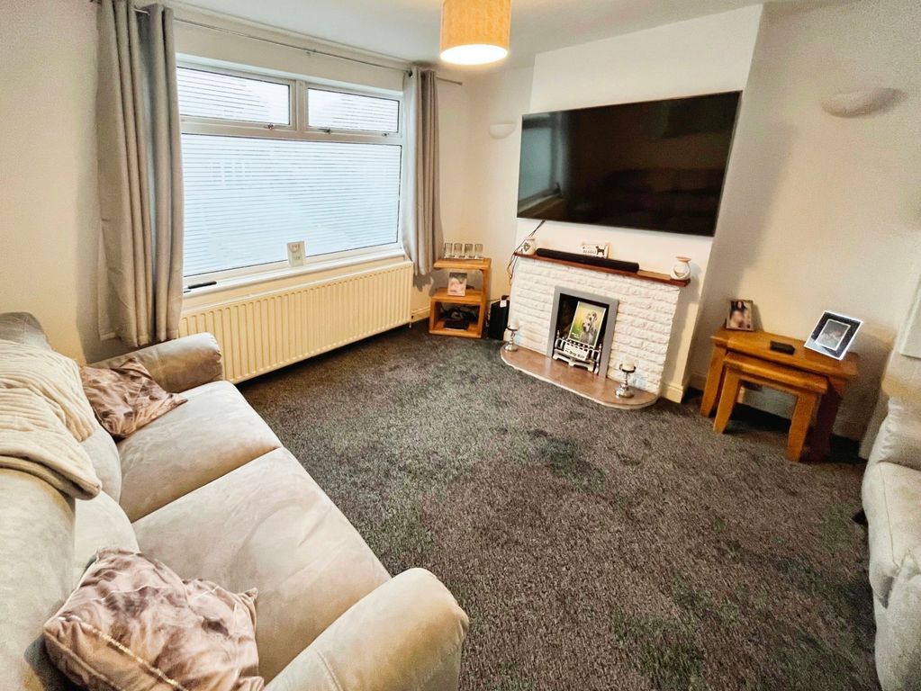 Property photo 2 of 14 Lounge
