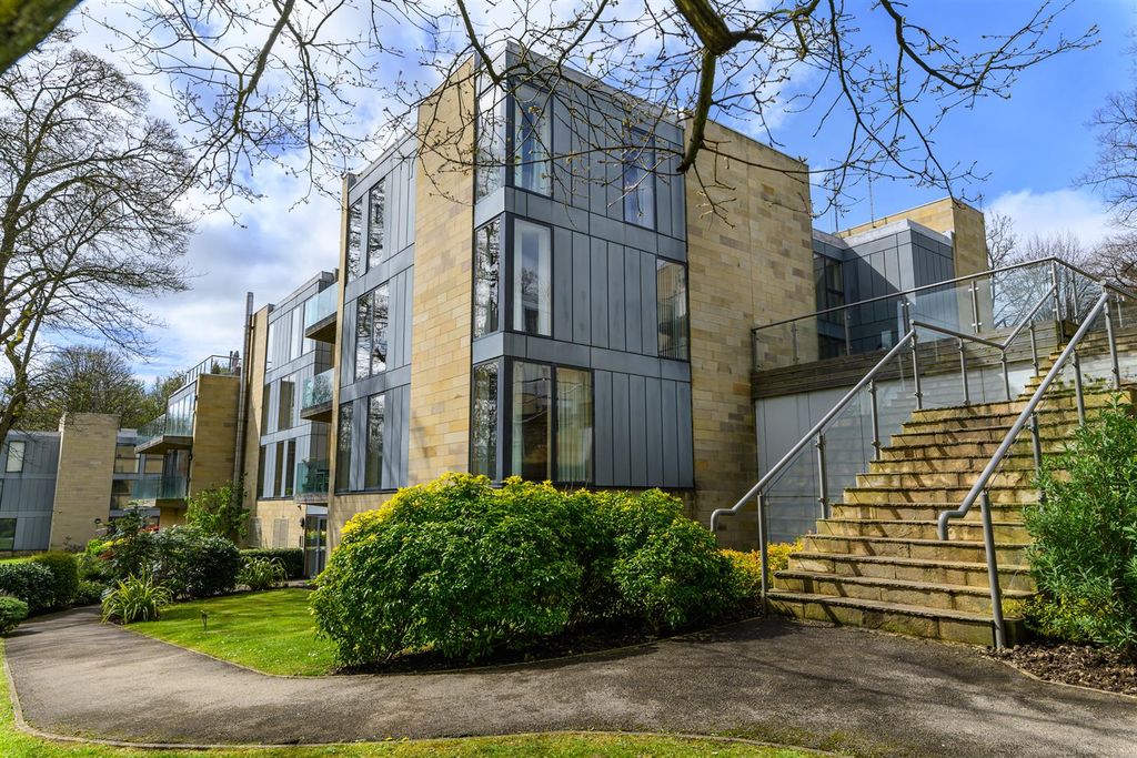 Property photo 3 of 17 Exterior And Gardens