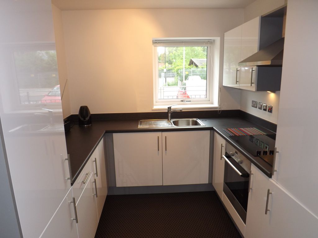Property photo 2 of 8 Kitchen