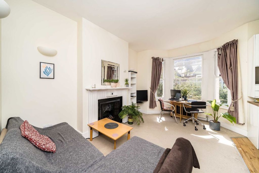 Property photo 2 of 5