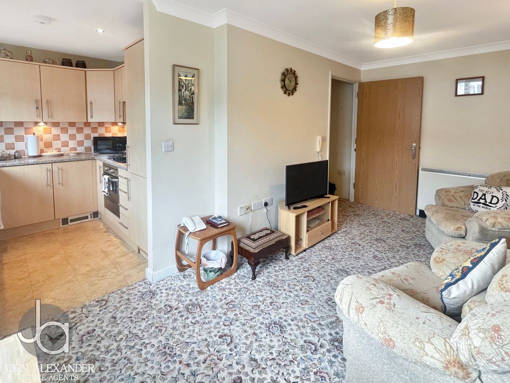 Property photo 2 of 11 20260325_100945759_0.5