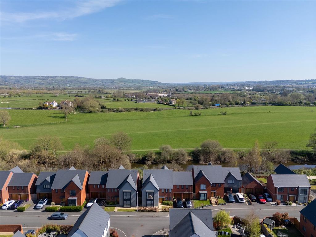 Property photo 2 of 27 Dji_20250410150031_0372_D-Hdr.Jpg